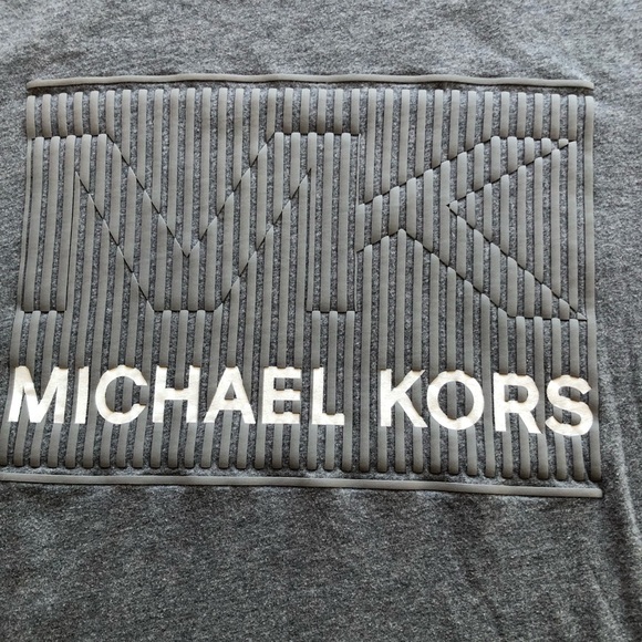 Michael Kors MK Gray T-Shirt Women’s Size S Short Sleeves Crew Neck Casual-Fit - Picture 9 of 16
